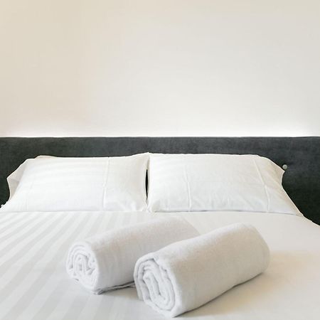 Domus Cavour Rooms&Suites Tirano Szoba fotó
