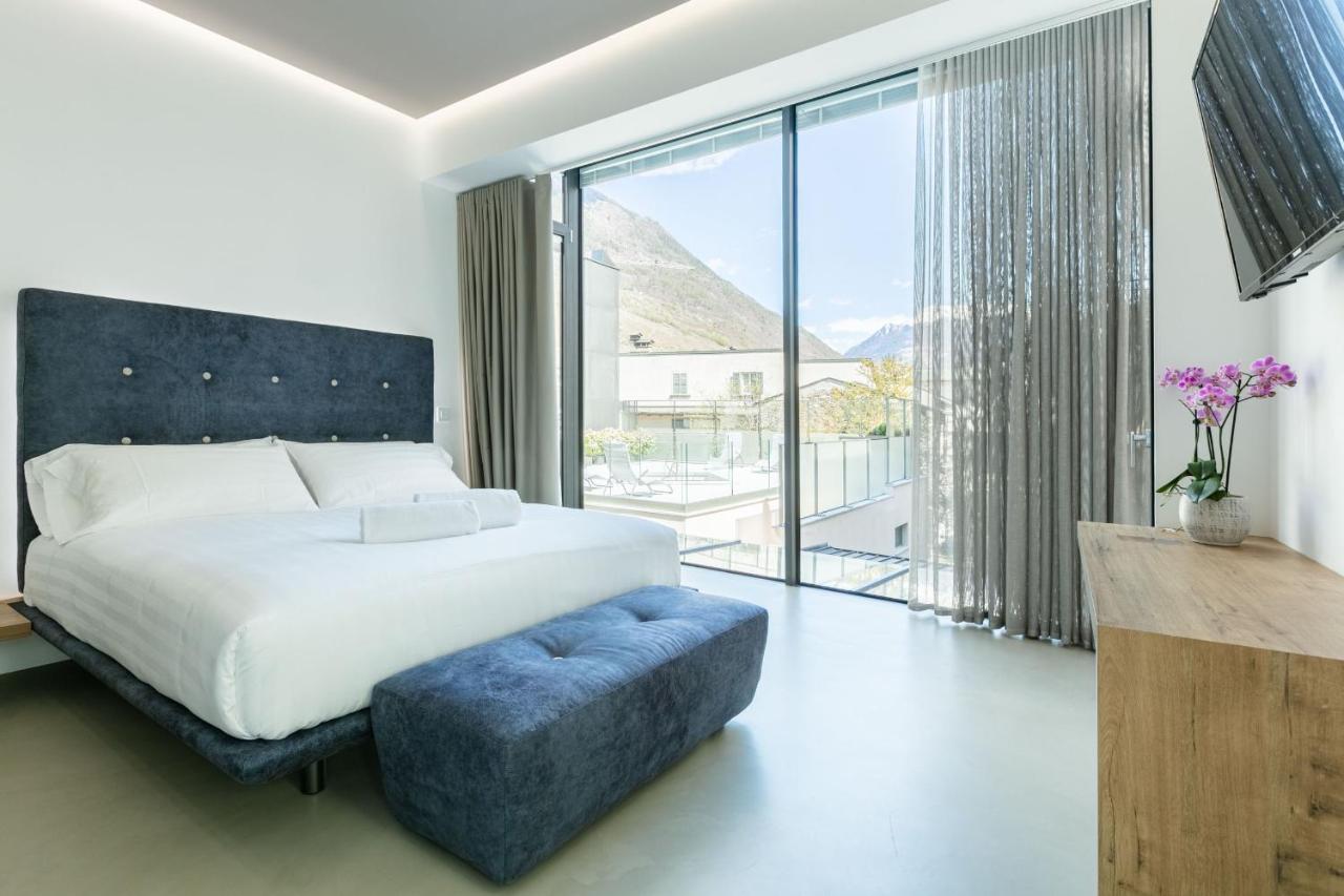 Domus Cavour Rooms&Suites Tirano Kültér fotó