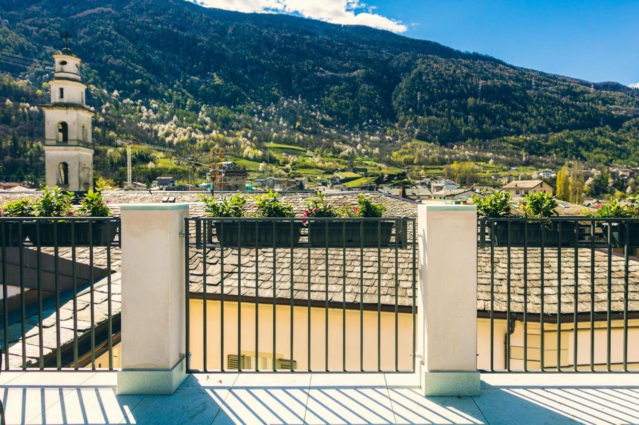 Domus Cavour Rooms&Suites Tirano Kültér fotó